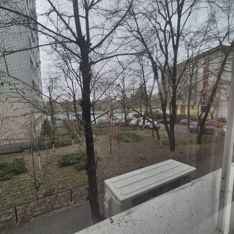 Calea Grivitei, langa Metrou Basarab.