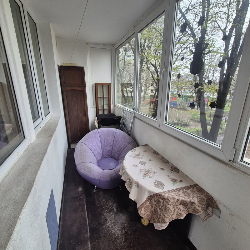 Calea Grivitei, langa Metrou Basarab.