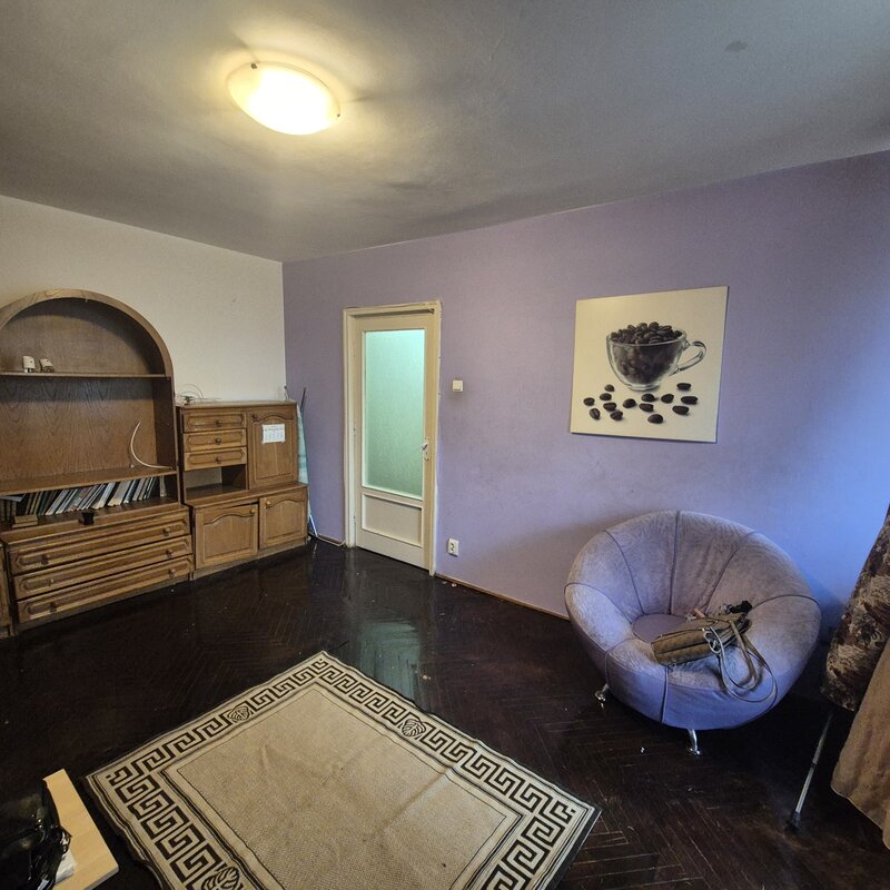 Calea Grivitei, langa Metrou Basarab.